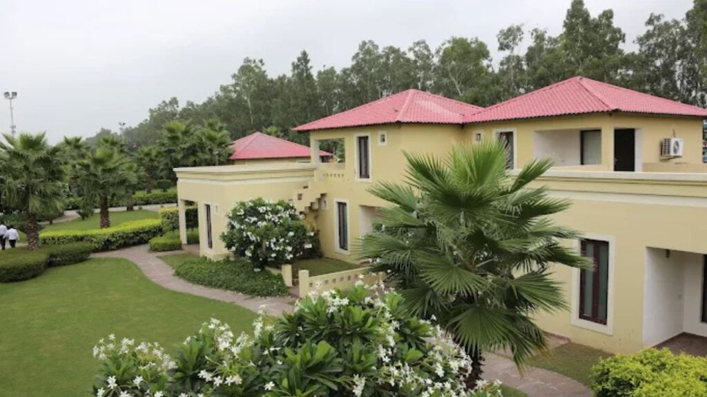 Red Huts Resort Destinations Desire