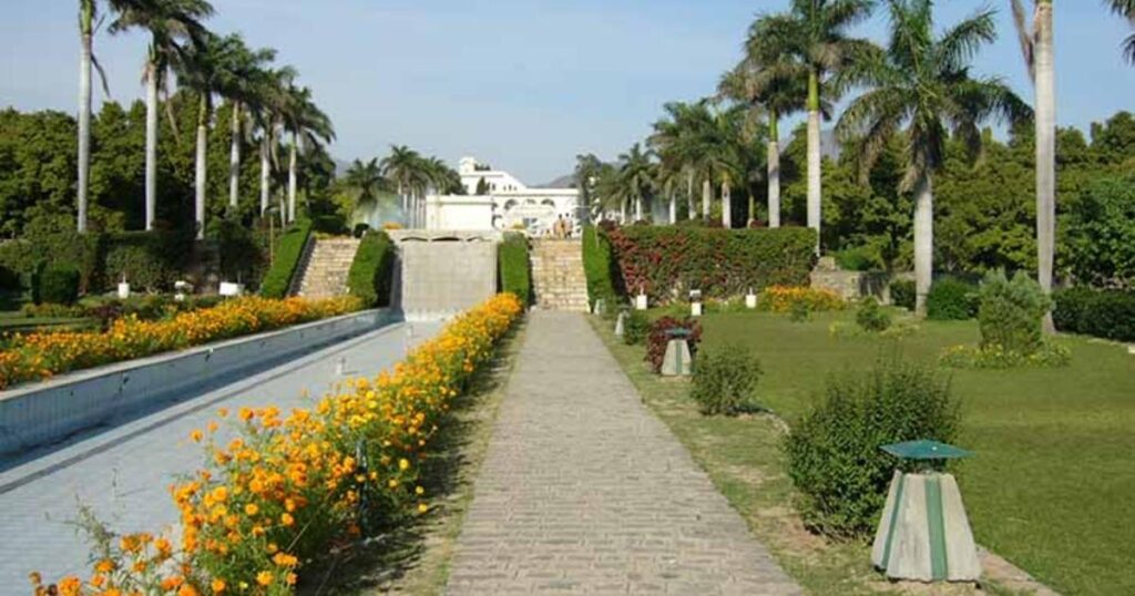 pinjoregarden1575350742 Destinations Desire