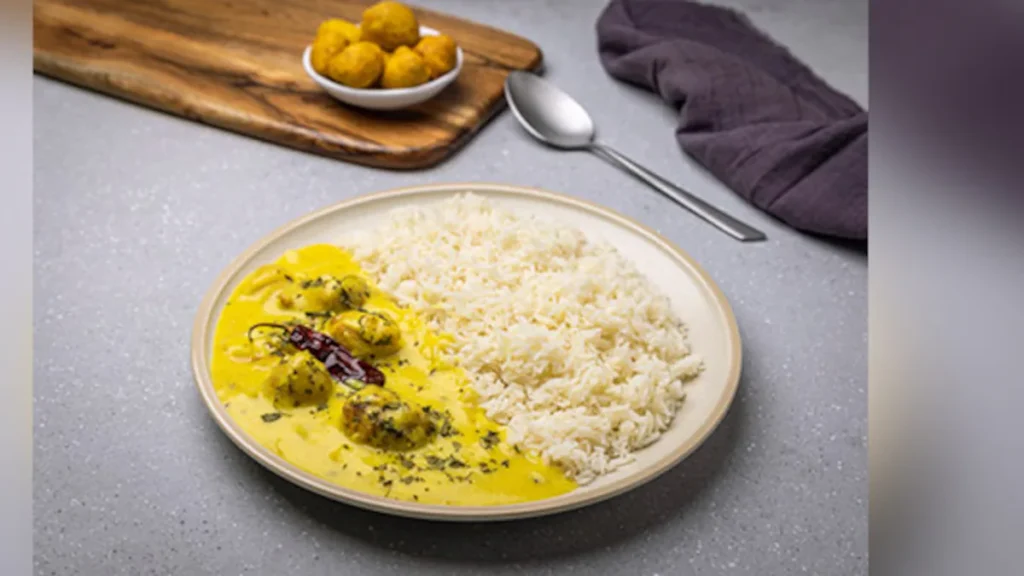 Famous Tadke Wale Kadhi chawal i Destinations Desire