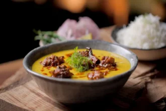 Famous Tadke Wale Kadhi chawal i