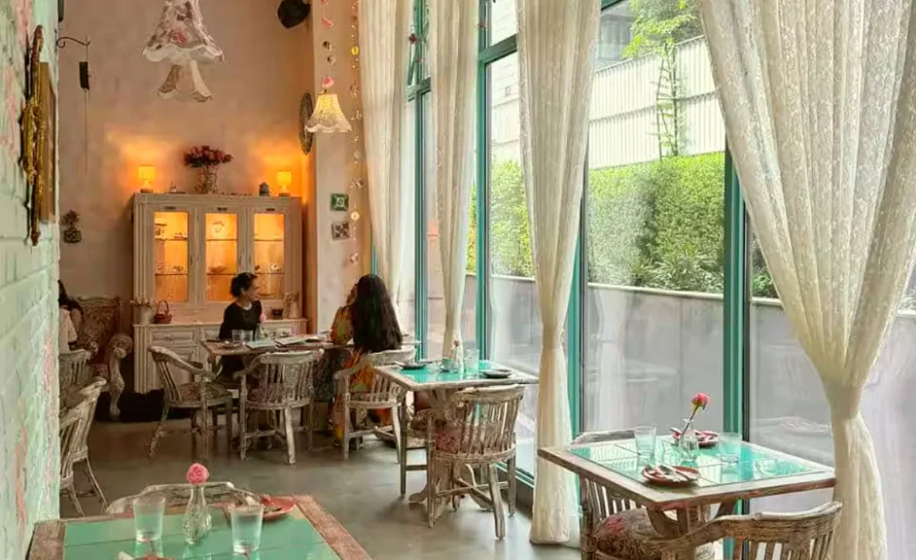 Rose cafe