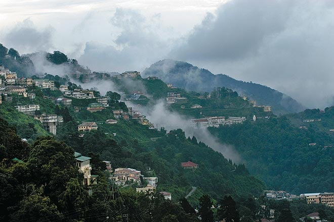 Destinations Desire Top Hill Stations in India for Winter 2025