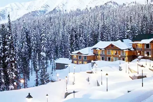 Munsiyari Uttarakhand Panchachuli Peaks snow