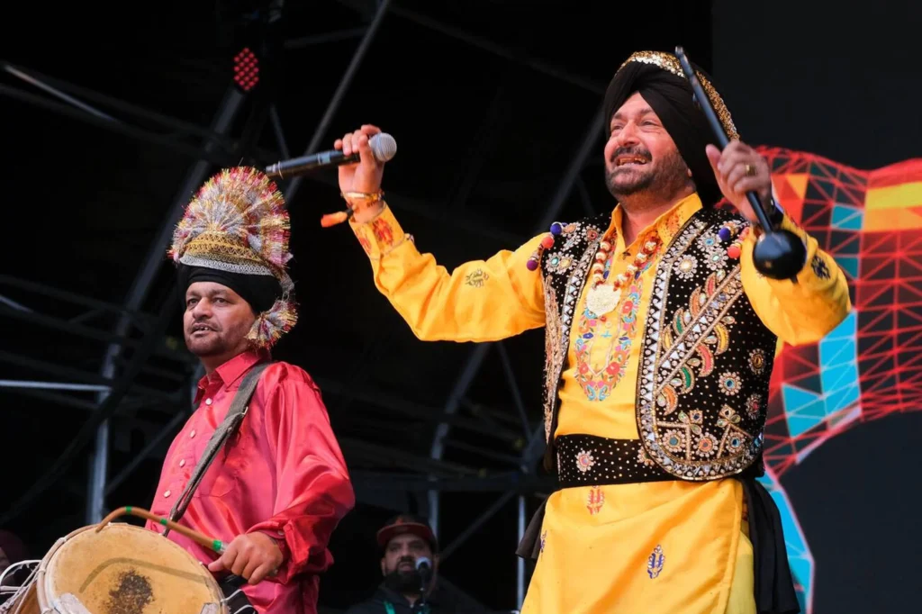 1763977135013fbar Destinations Desire