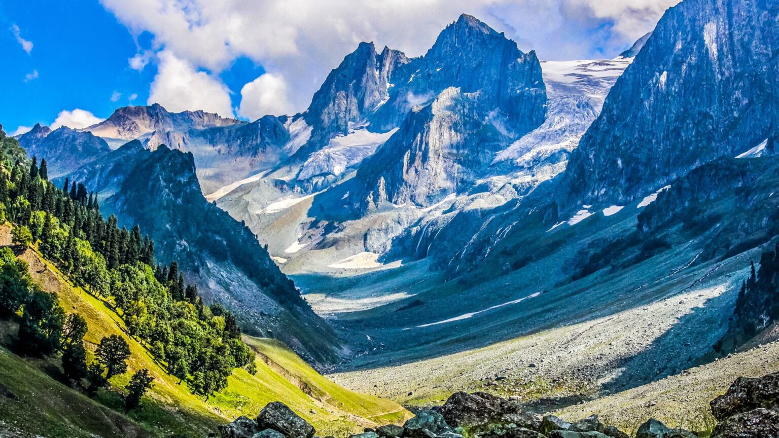 Kanatal Uttarakhand winter landscape