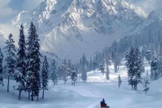 Tourists enjoying skiing on Apharwat Peak in Gulmarg
