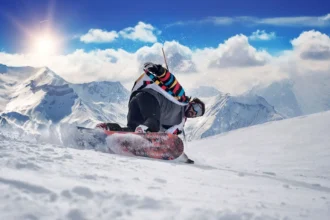 Shikara ride on partially frozen Dal Lake in Srinagar