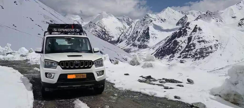 Sharing taxi in Manali