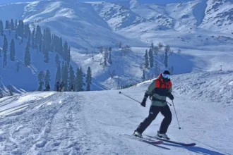 Skiing in Gulmarg