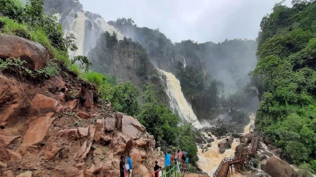 Hidden Waterfalls in India to Visit This Monsoon