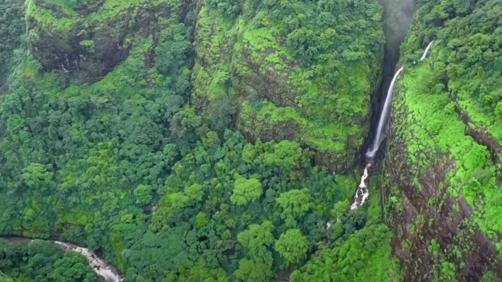 Hidden Waterfalls in India to Visit This Monsoon
